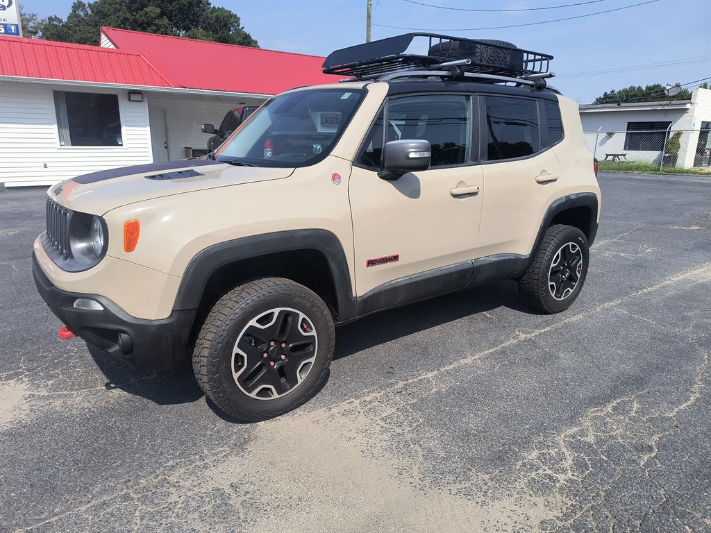 Used 2015 Jeep Renegade Trailhawk w/ Trailer Tow Group AWD/4WD image 1