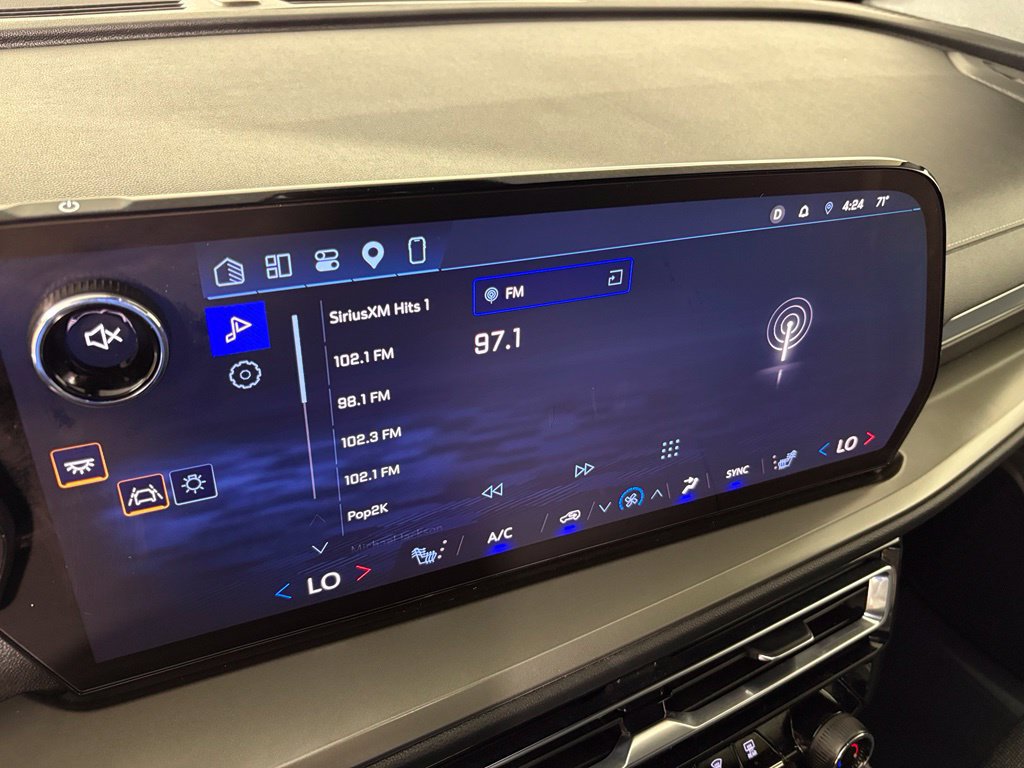 Used 2026 Chevrolet Traverse LT FWD image 24