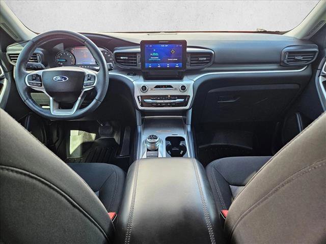 Used 2022 Ford Explorer XLT image 16