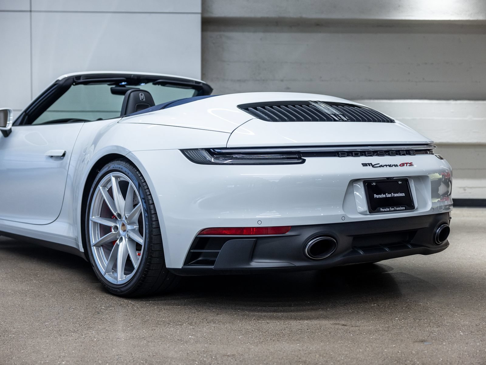 Certified 2022 Porsche 911 Carrera GTS w/ Premium Package RWD image 25