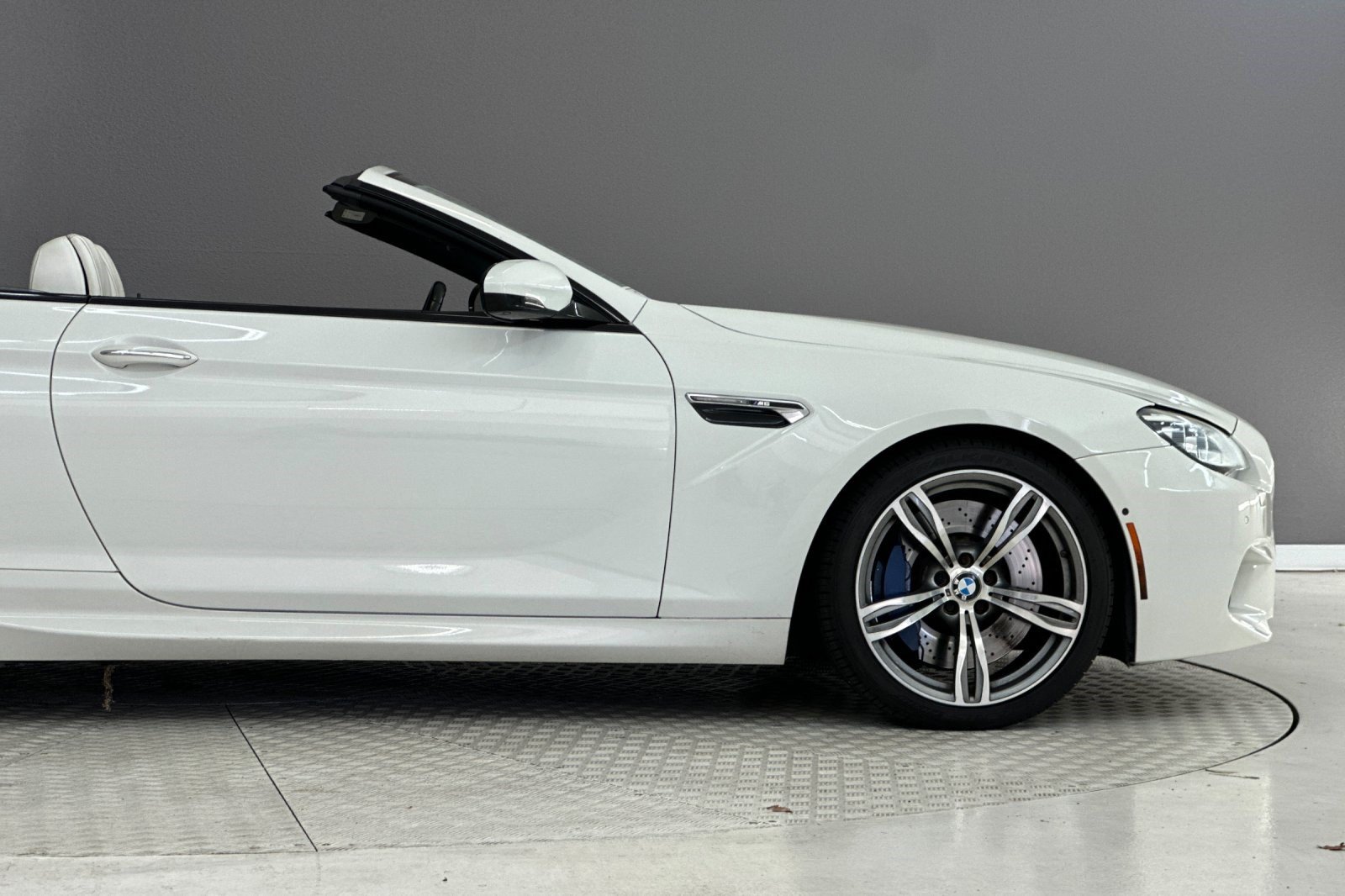 Used 2013 BMW M6 Convertible RWD image 35
