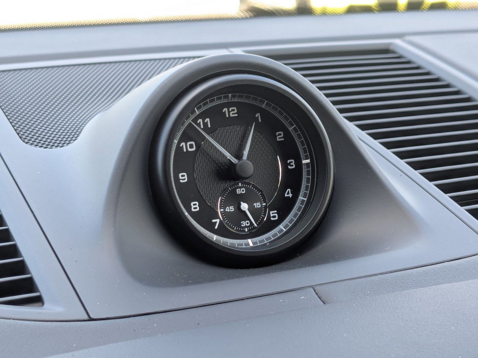 New 2026 Porsche Macan image 21