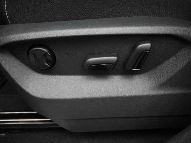 New 2026 Volkswagen Atlas Cross Sport SE image 33