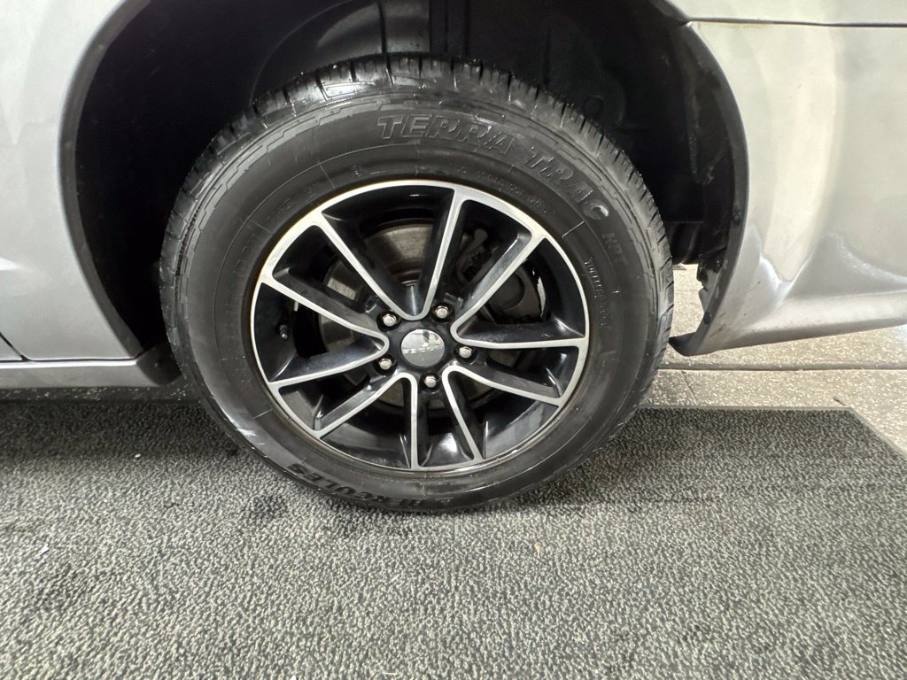 Used 2019 Dodge Grand Caravan GT w/ Safety Sphere Group FWD image 9