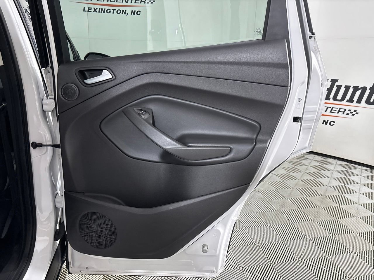 Used 2019 Ford Escape Titanium FWD image 27