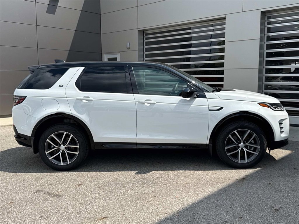 Certified 2024 Land Rover Discovery Sport Dynamic SE image 11