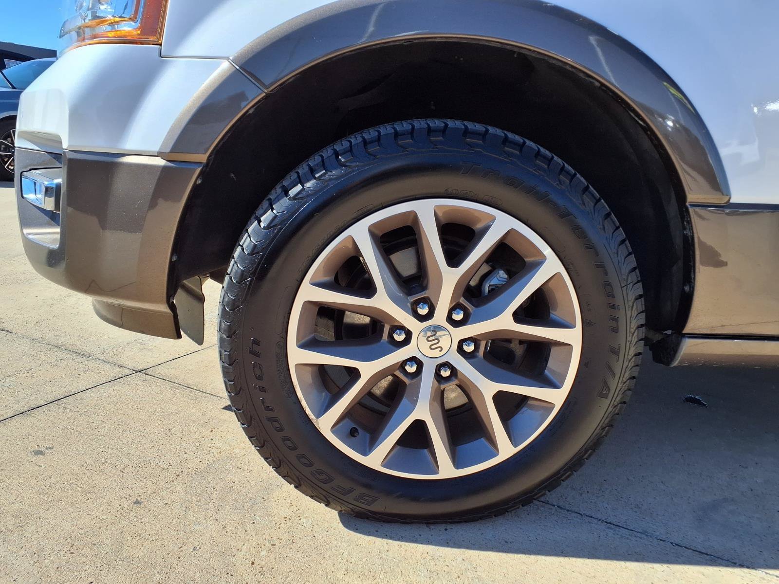 Used 2016 Ford Expedition King Ranch AWD/4WD image 10