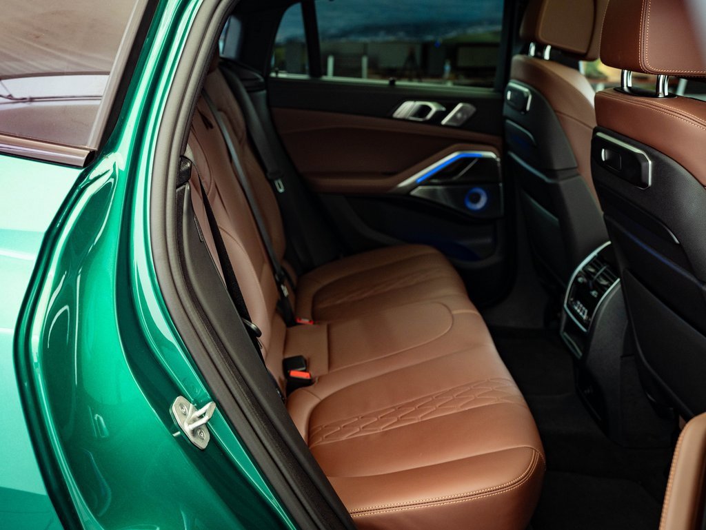 Used 2024 BMW X6 M60i image 36