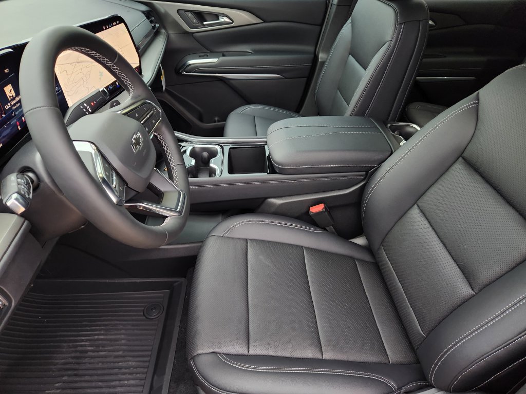 New 2026 Chevrolet Traverse LT w/ Midnight/Sport Edition FWD image 9