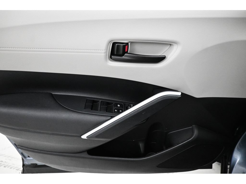 Used 2023 Toyota Corolla Cross L FWD image 29