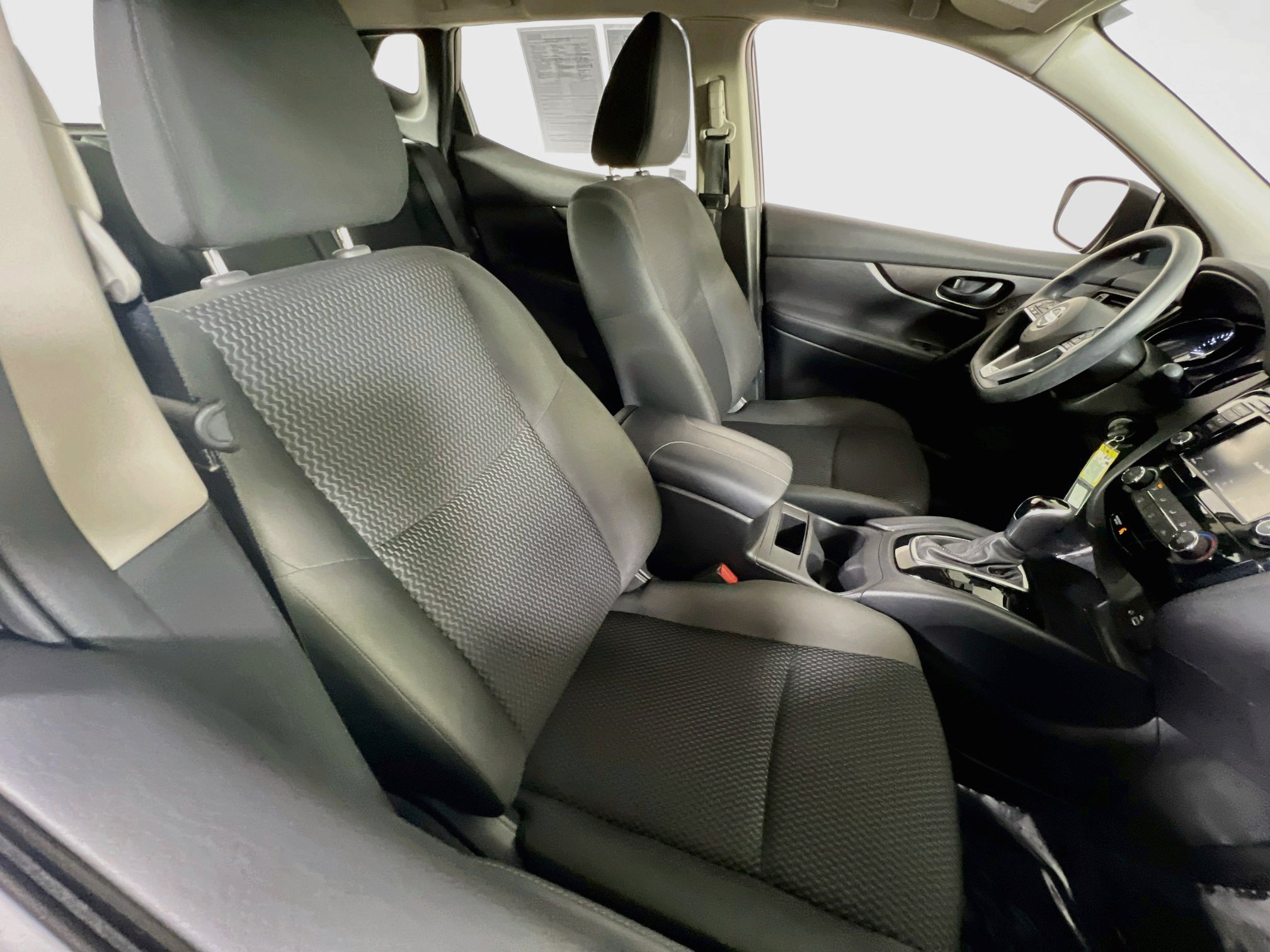 Used 2021 Nissan Rogue Sport S AWD/4WD image 25