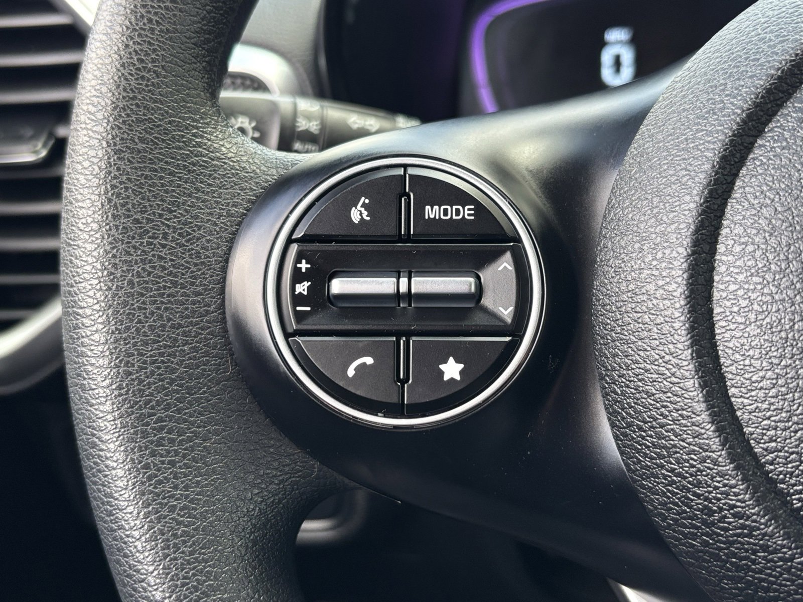 Used 2025 Kia Soul LX image 22