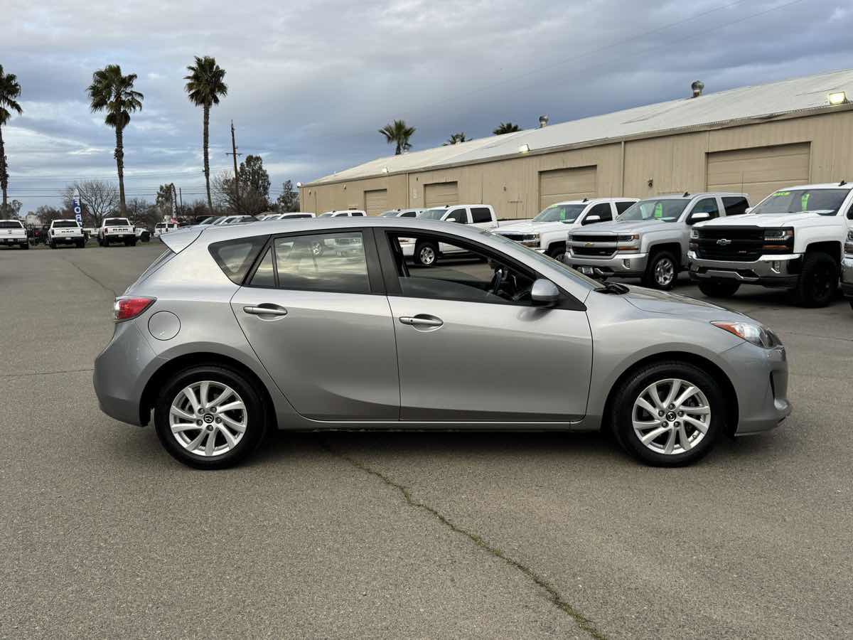 Used 2013 MAZDA MAZDA3 i Touring image 10