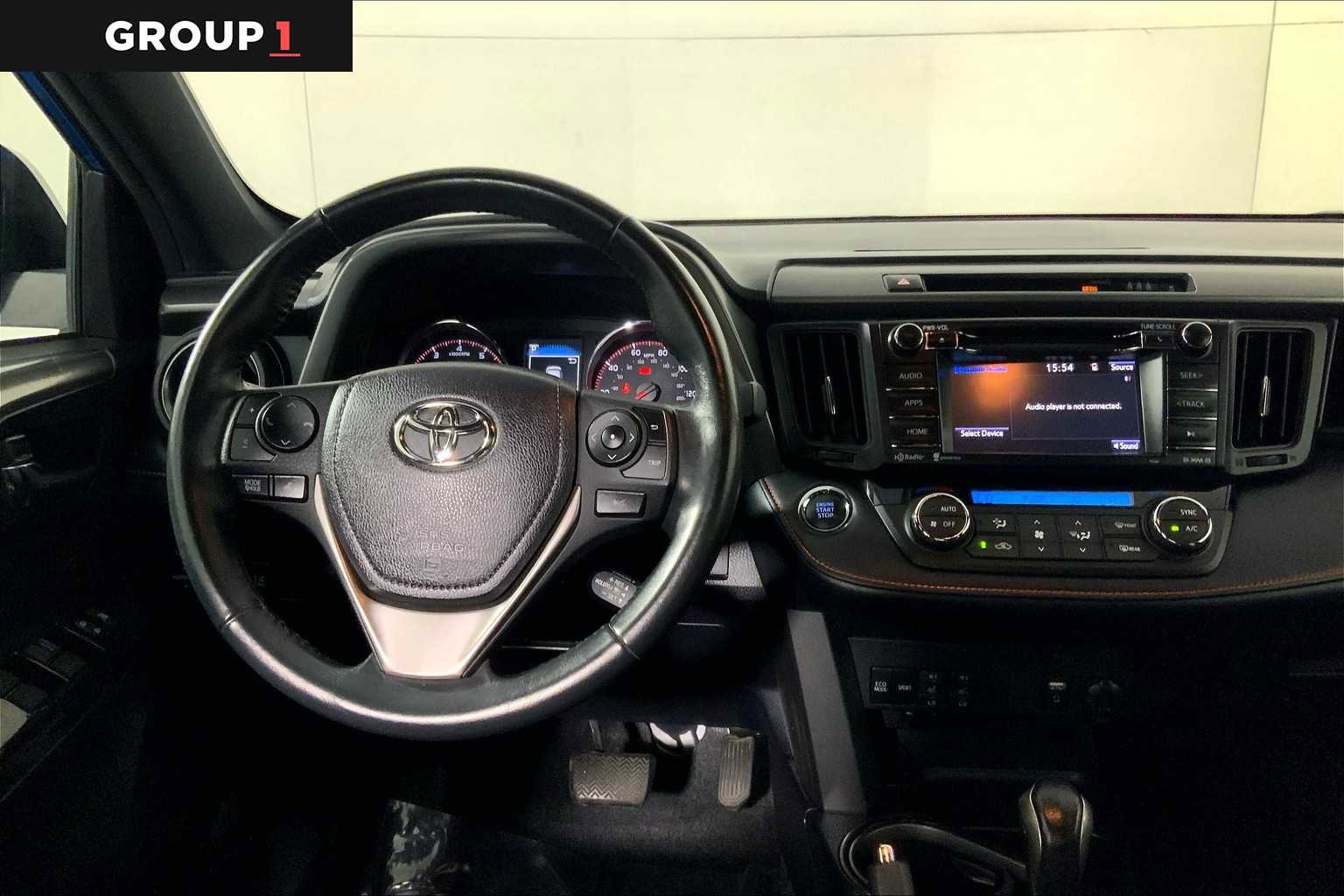 Used 2017 Toyota RAV4 SE image 5