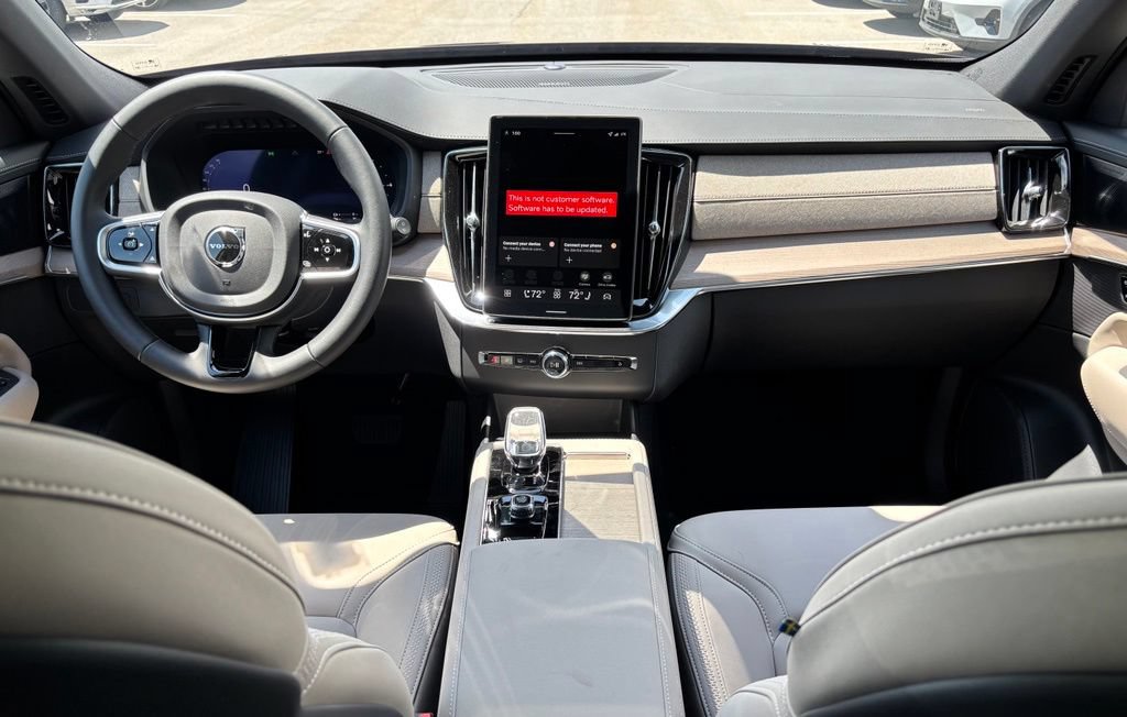 New 2026 Volvo XC90 T8 Plus w/ Protection Package AWD/4WD image 10