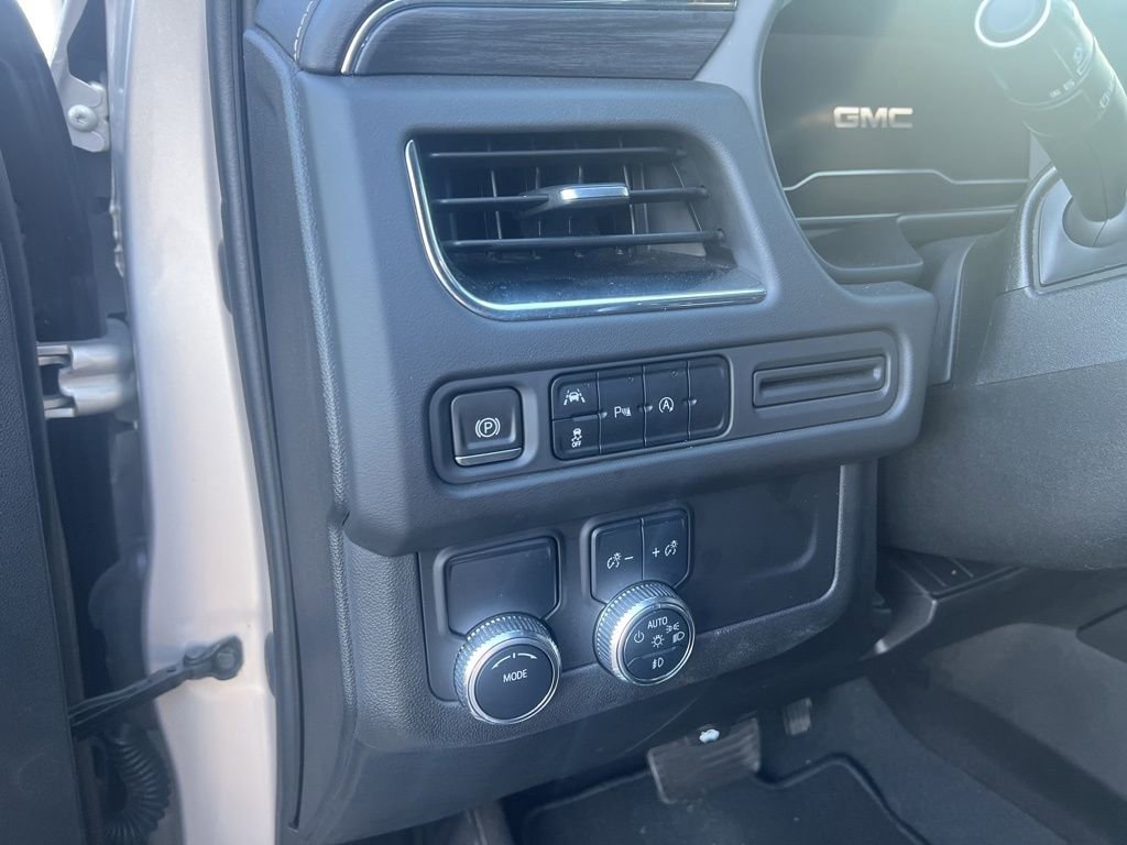 Used 2023 GMC Yukon SLT image 36