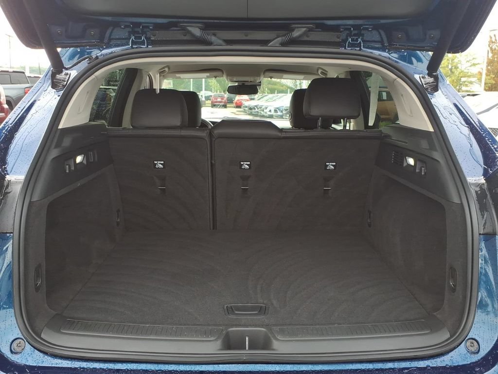 Certified 2023 Buick Envision Essence FWD image 11