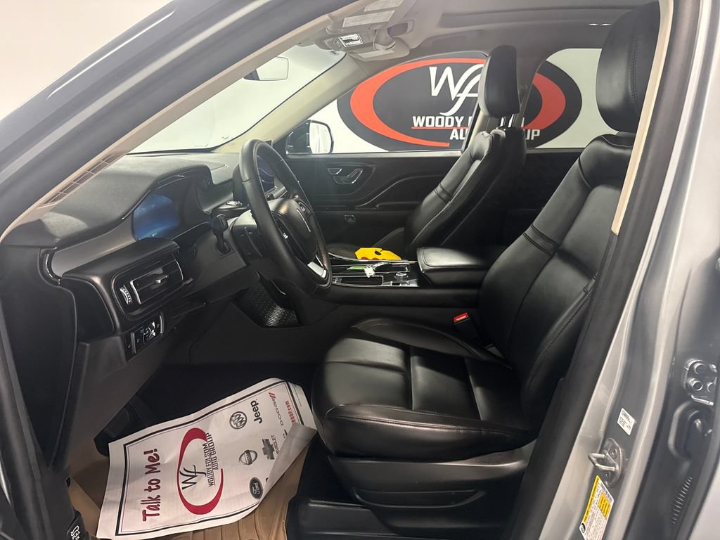 Used 2023 Lincoln Aviator 2WD w/ Premium Package image 9