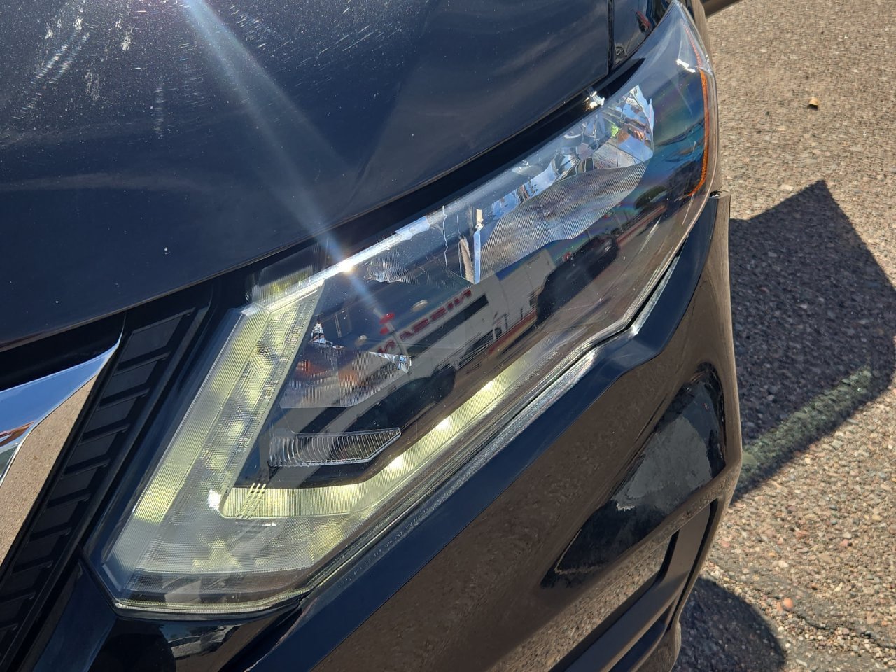 Used 2017 Nissan Rogue SV FWD image 29