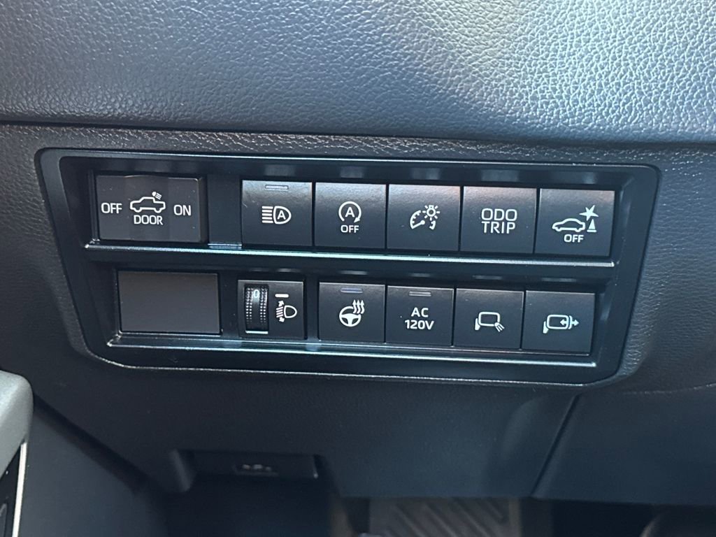 Used 2023 Toyota Tundra Limited image 31