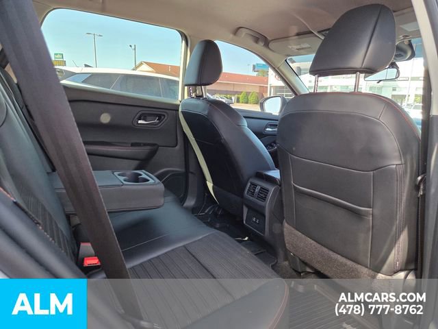 Used 2025 Nissan Rogue SV image 14