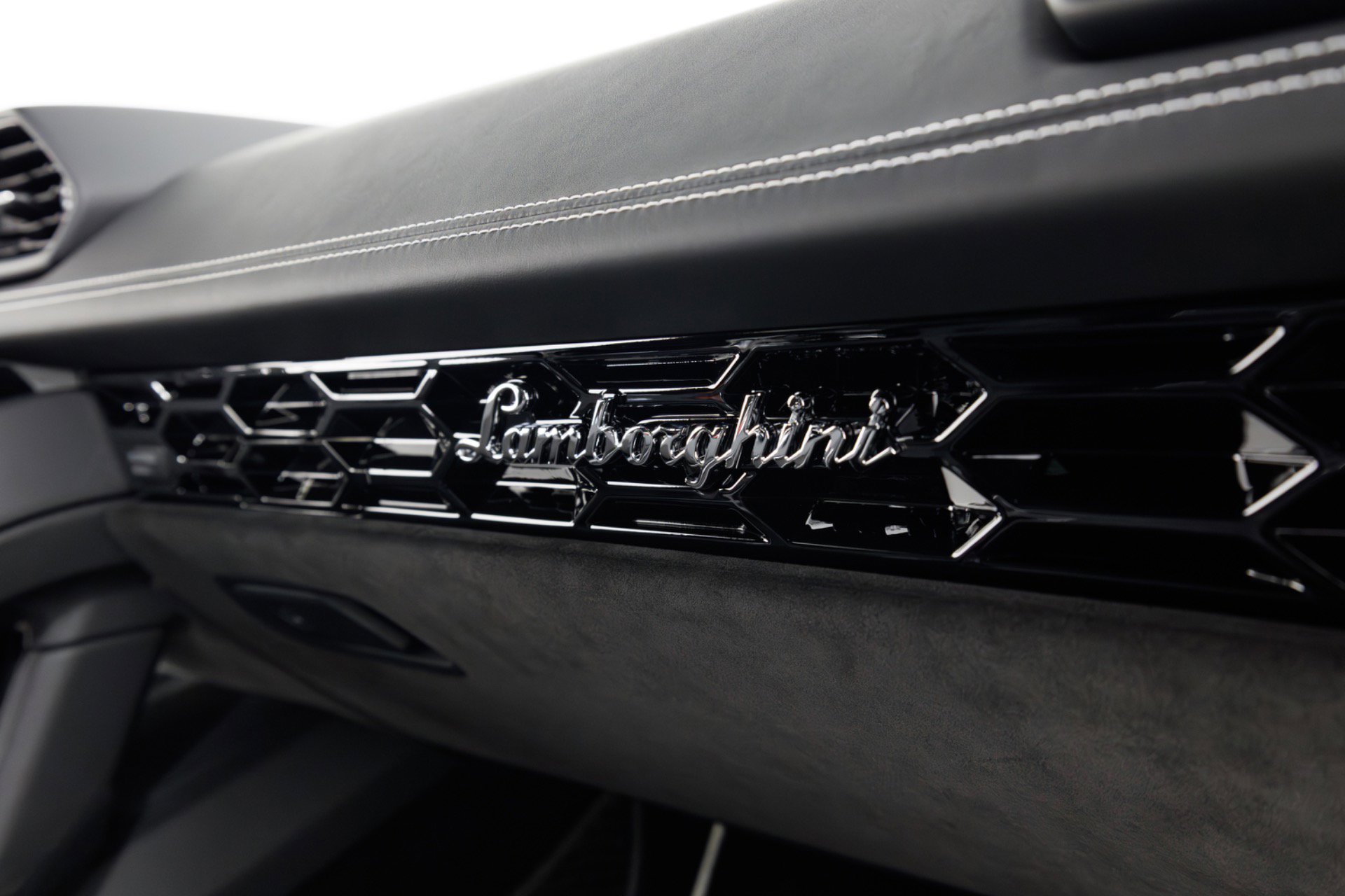 Used 2020 Lamborghini Huracan EVO AWD/4WD image 41