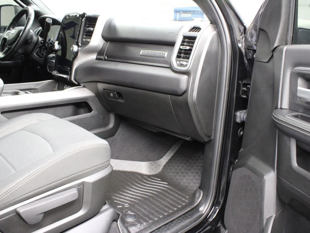 Used 2024 RAM 2500 Big Horn w/ Night Edition AWD/4WD image 33