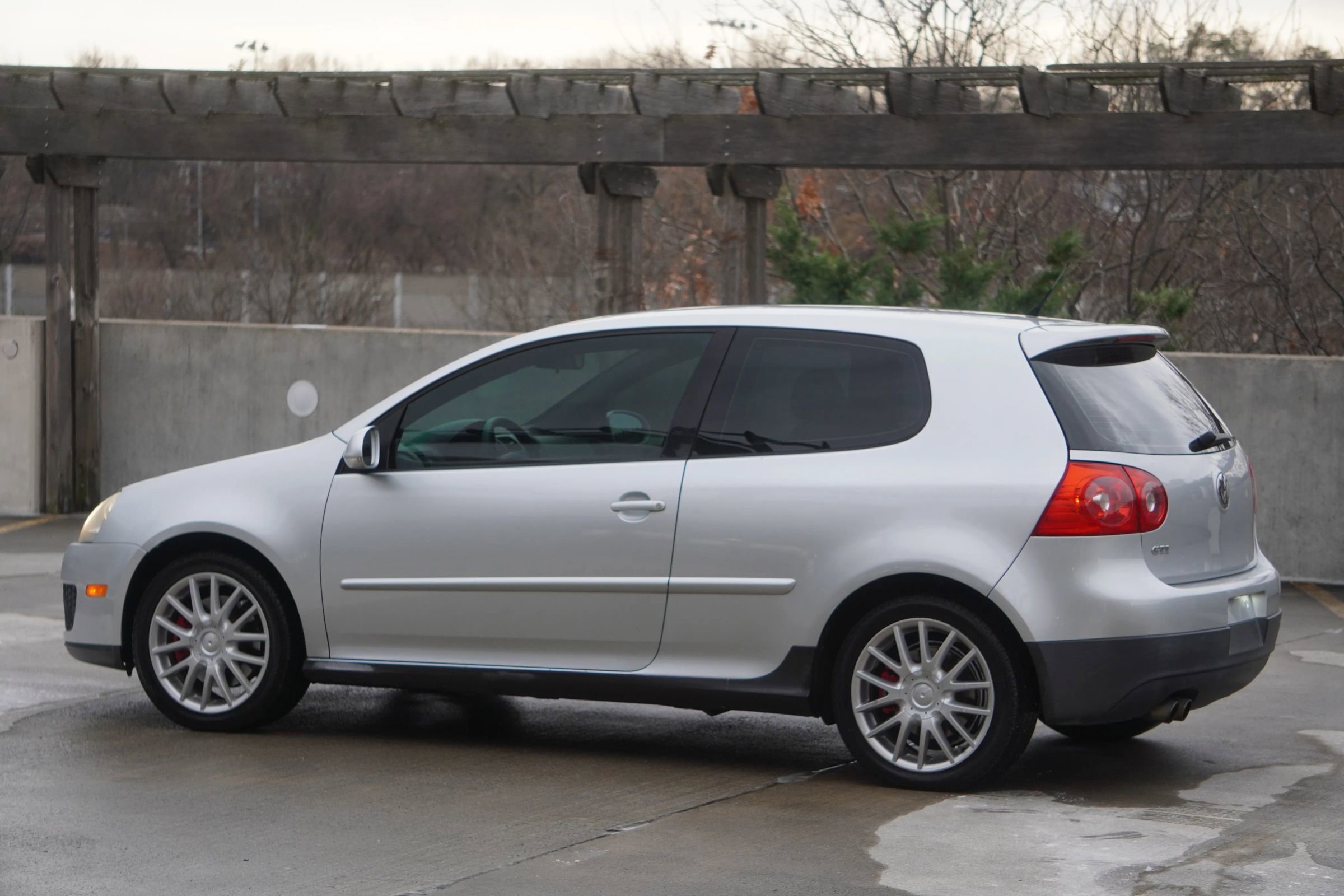 Used 2007 Volkswagen GTI 2.0T 2-Door image 2