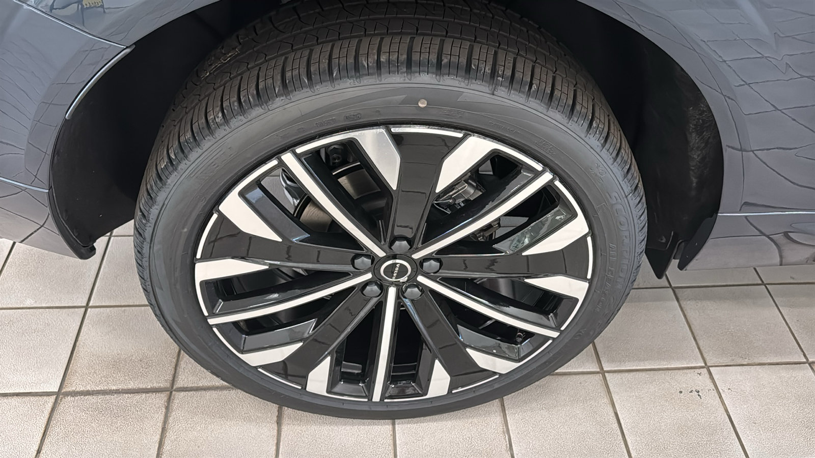 New 2026 Volvo XC60 B5 Ultra w/ Protection Package Premier AWD/4WD image 31