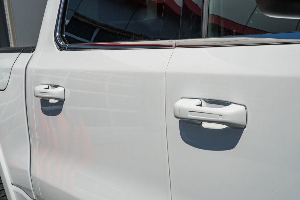 New 2026 RAM 1500 Laramie AWD/4WD image 17
