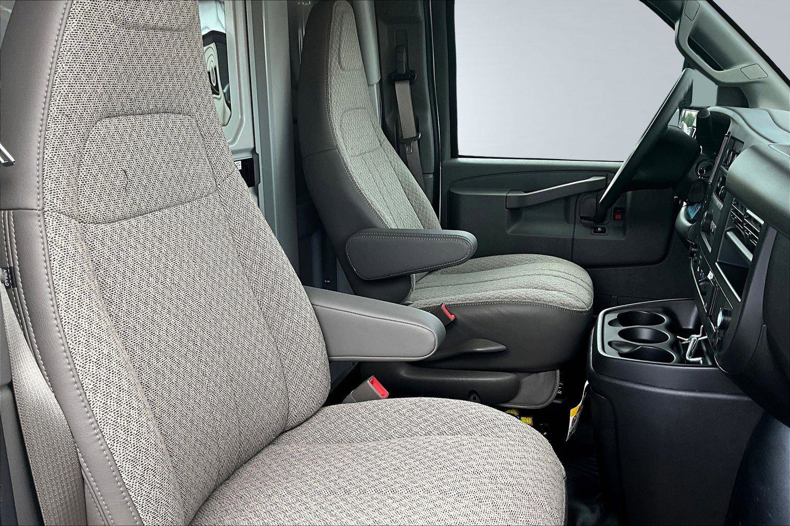 New 2025 Chevrolet Express 3500 w/ Power Convenience Package image 16