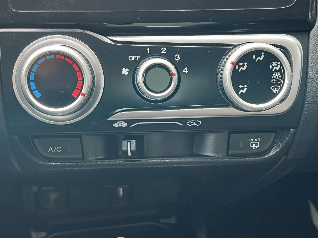 Used 2020 Honda Fit Sport image 31