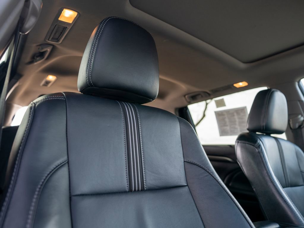 Used 2017 Toyota Highlander SE image 22