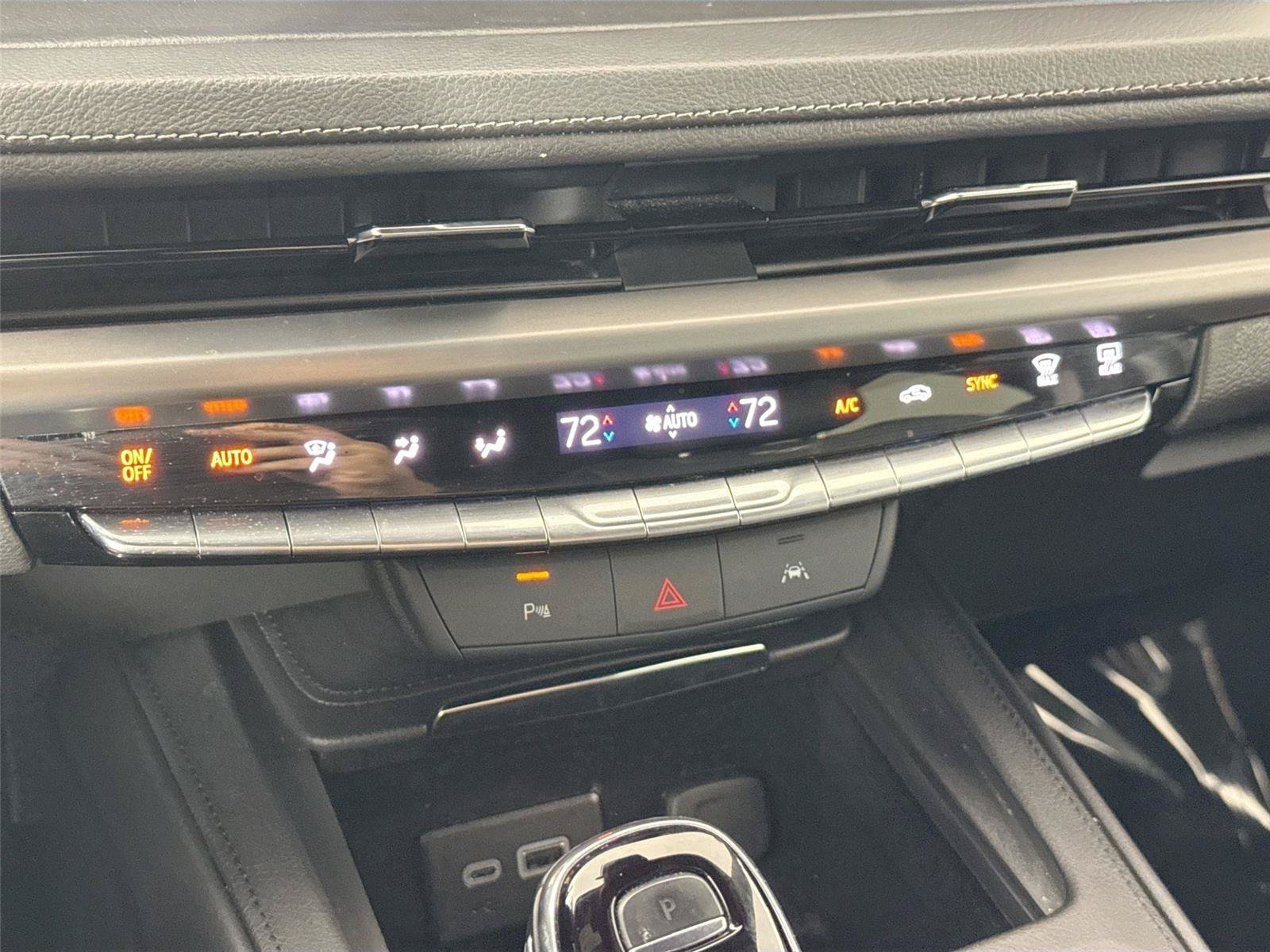 Used 2025 Cadillac XT4 Premium Luxury FWD image 23