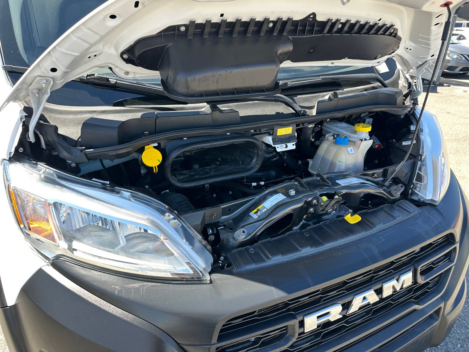 Used 2024 RAM ProMaster 2500 w/ Convenience Group FWD image 17