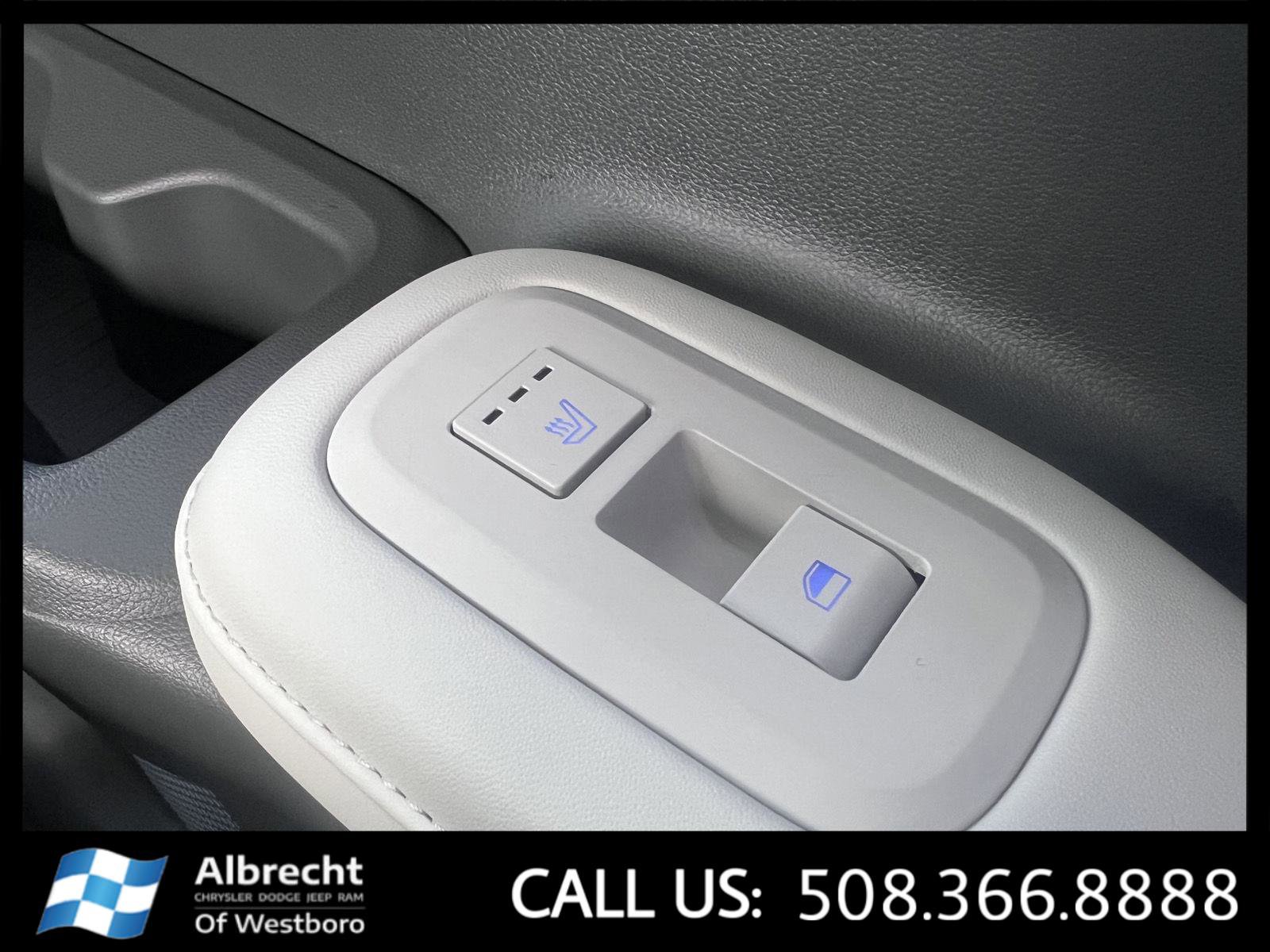 Used 2025 Hyundai Santa Fe Limited image 23