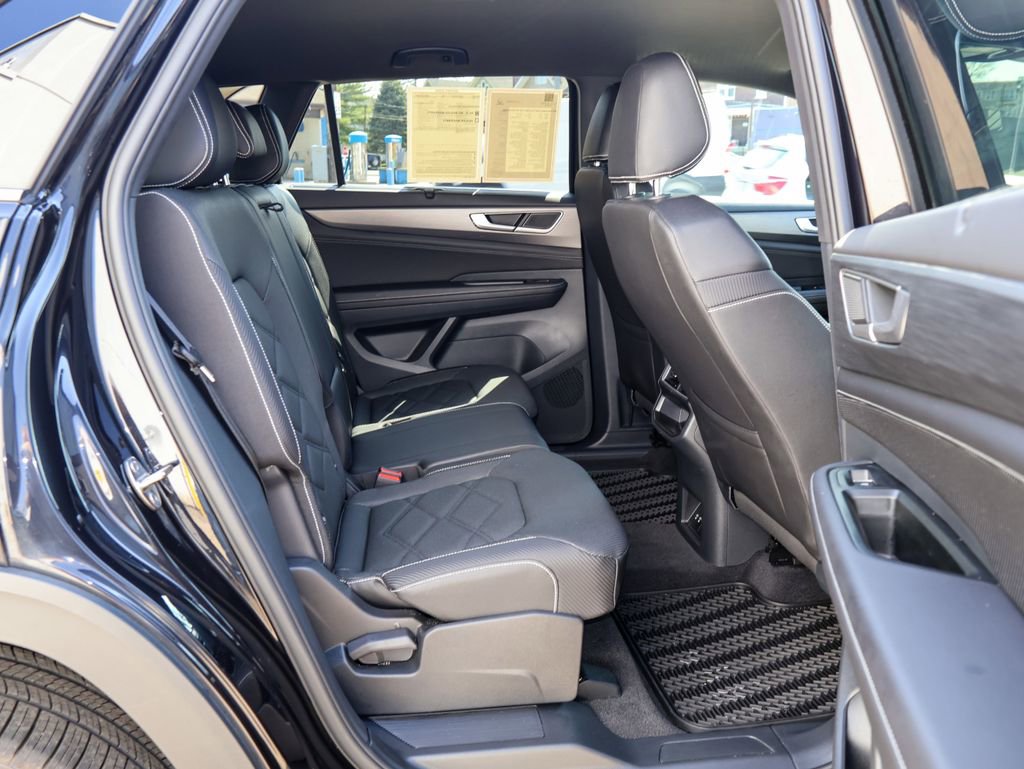 Certified 2025 Volkswagen Atlas Cross Sport SE AWD/4WD image 29