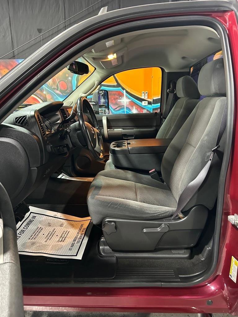 Used 2007 GMC Sierra 2500 SLE w/ Z71 Off-Road Package image 15