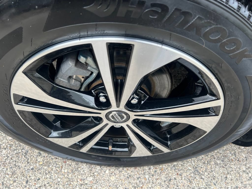Certified 2022 Nissan Sentra SV w/ All-Weather Package FWD image 37