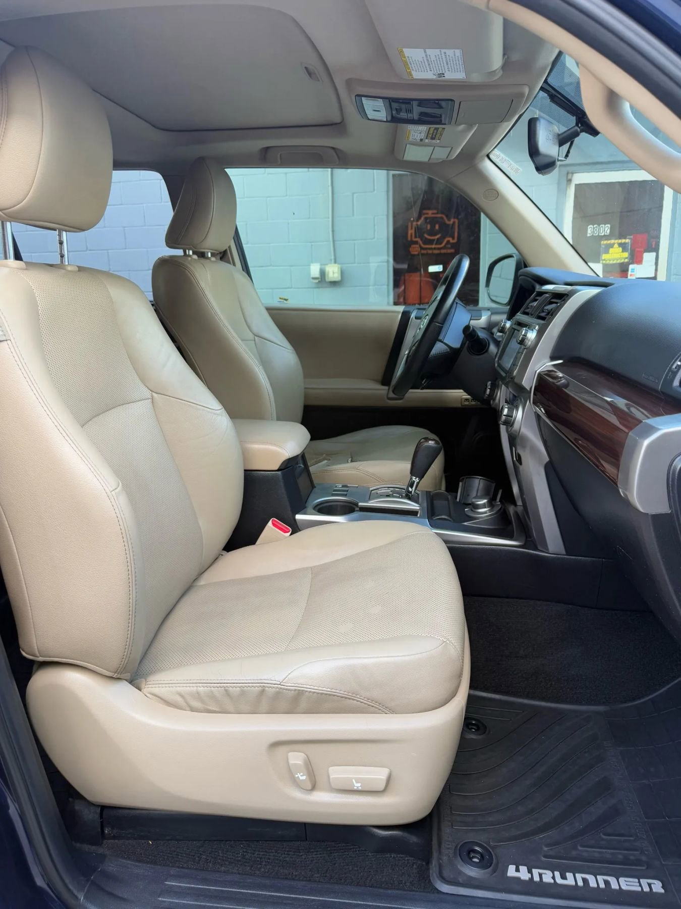 Used 2014 Toyota 4Runner Limited image 17