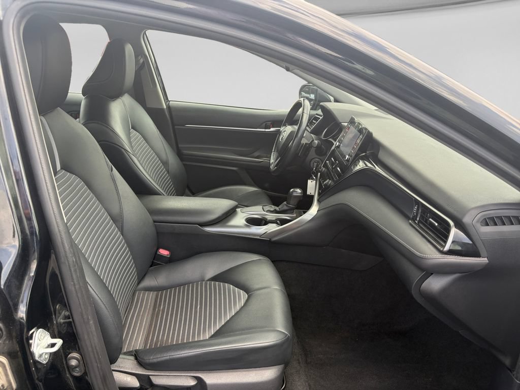 Used 2021 Toyota Camry SE FWD image 25