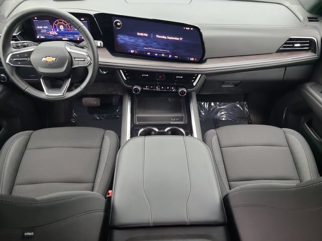 Used 2025 Chevrolet Suburban LS RWD image 14
