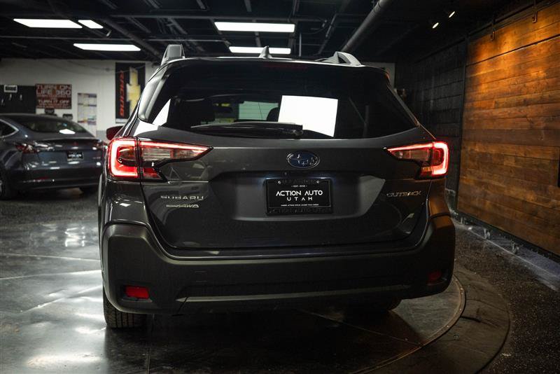 Used 2023 Subaru Outback Premium AWD/4WD image 6