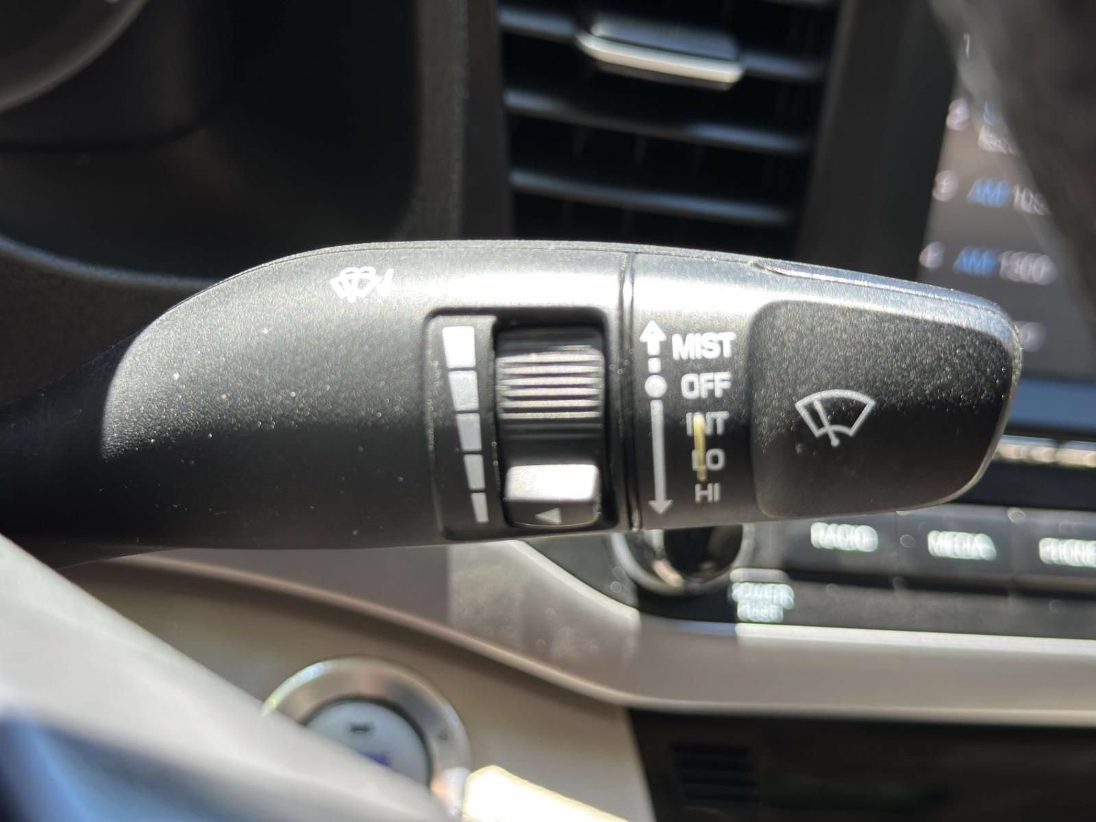 Used 2017 Hyundai Elantra Value Edition FWD image 17