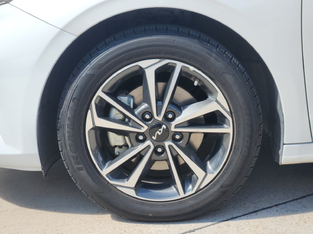 Certified 2024 Kia Forte LXS FWD image 19