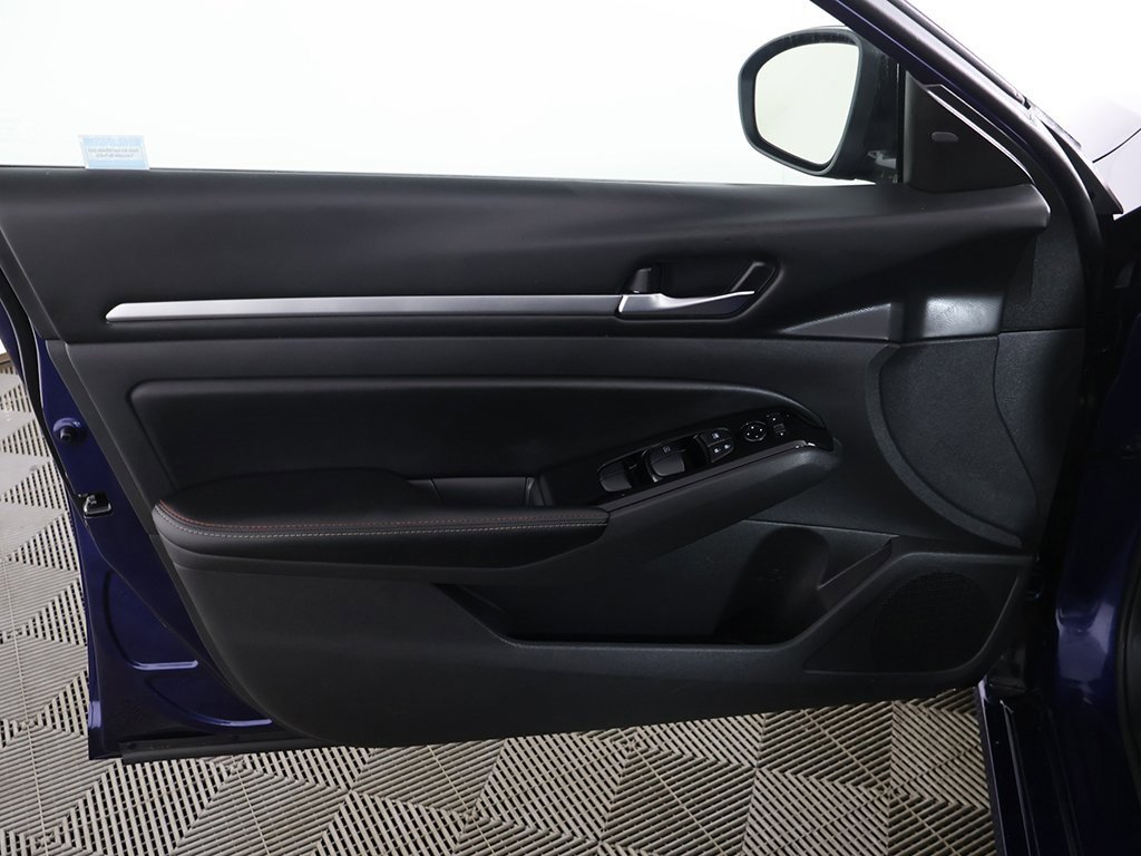 Used 2024 Nissan Altima 2.5 SR w/ SR Premium Package image 23