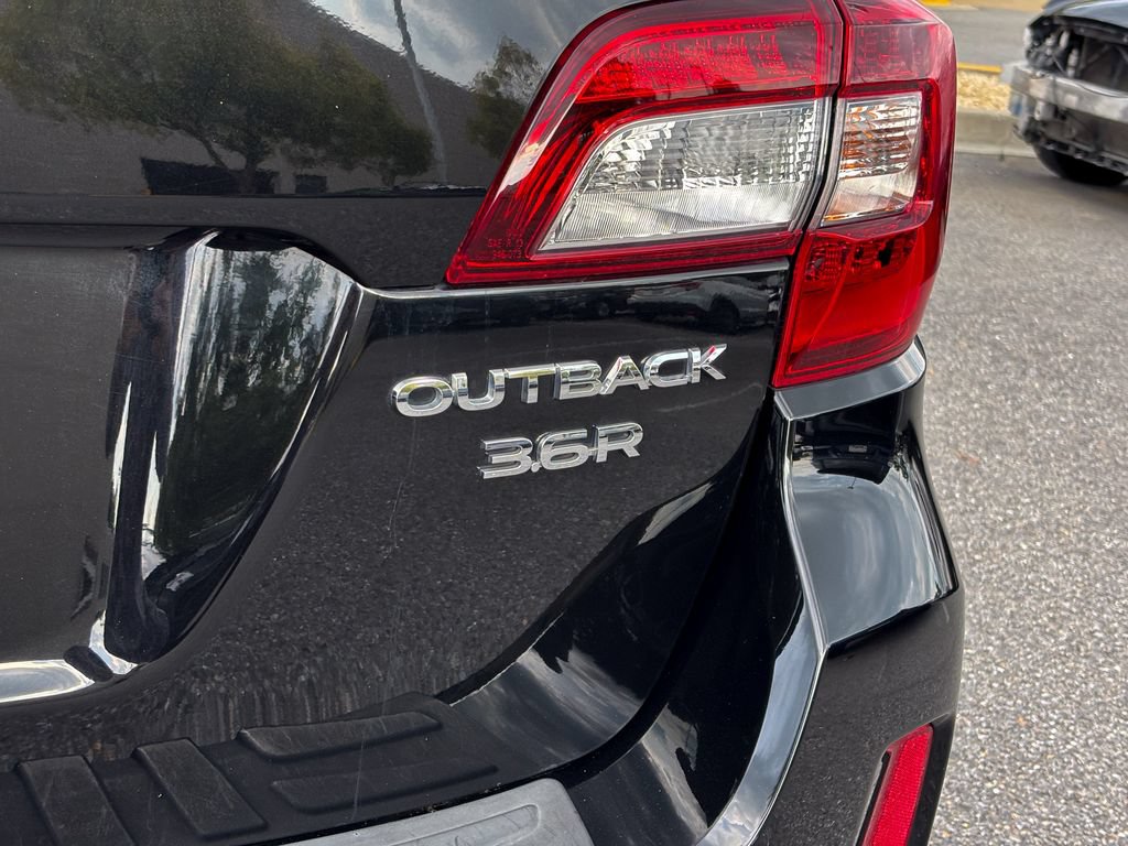 Used 2015 Subaru Outback 3.6R Limited AWD/4WD image 14