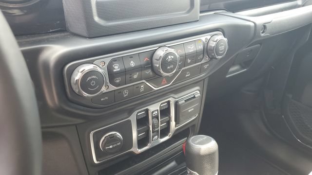 Certified 2022 Jeep Gladiator Sport AWD/4WD image 15