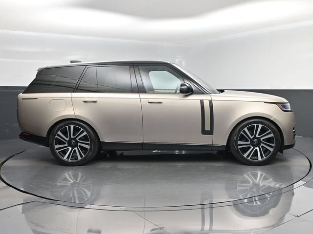 Used 2023 Land Rover Range Rover SE AWD/4WD image 2