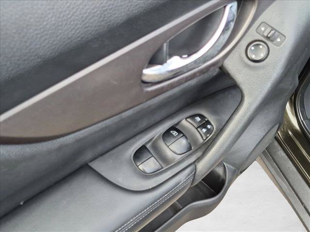 Used 2016 Nissan Rogue S FWD image 12